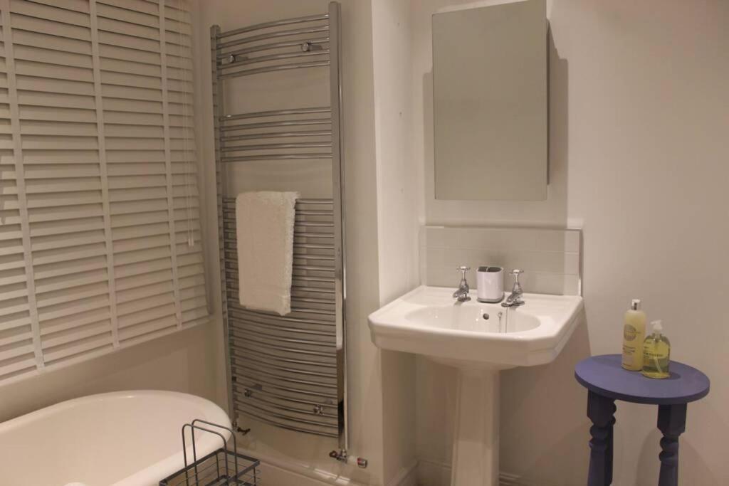 Luxury Townhouse In Town Centre, Views, River Walk, Free Parking Shrewsbury Ngoại thất bức ảnh
