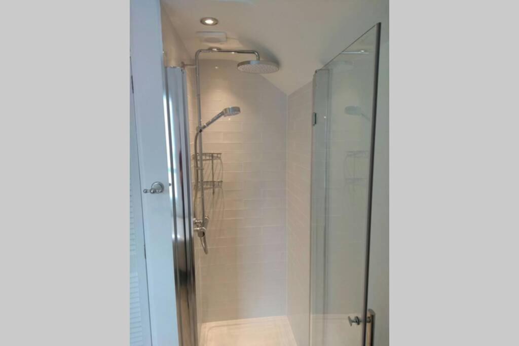 Luxury Townhouse In Town Centre, Views, River Walk, Free Parking Shrewsbury Ngoại thất bức ảnh
