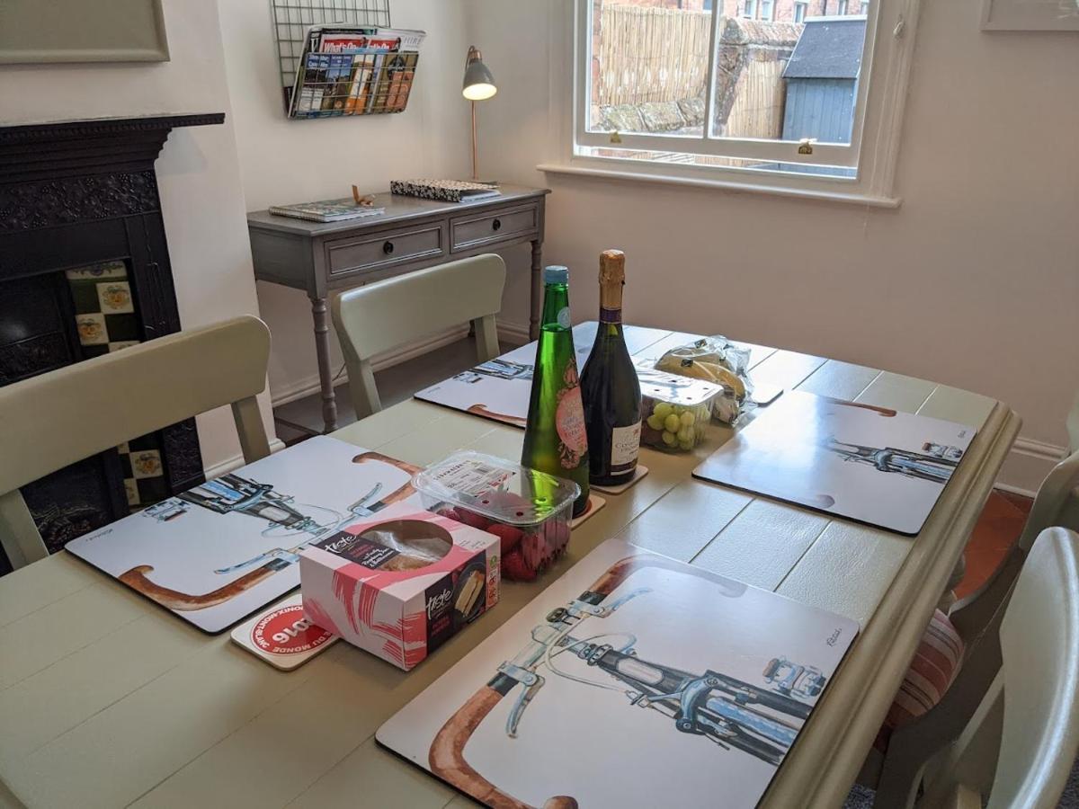 Luxury Townhouse In Town Centre, Views, River Walk, Free Parking Shrewsbury Ngoại thất bức ảnh